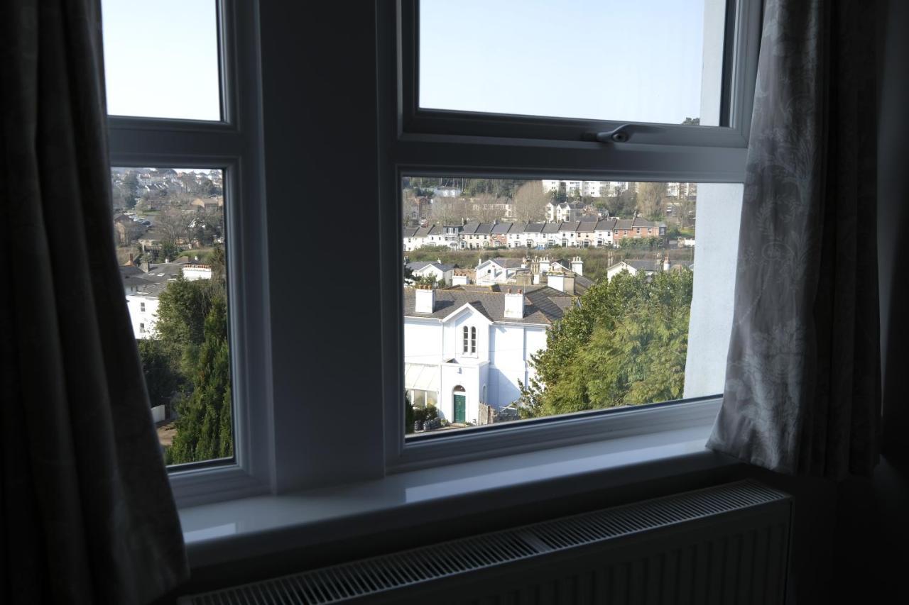 Heathcliff House B&B Exclusively For Adults Free Large Carpark Torquay Kültér fotó
