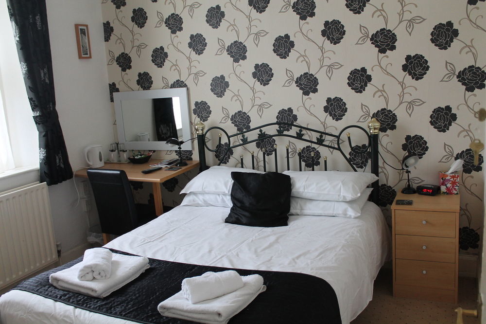 Heathcliff House B&B Exclusively For Adults Free Large Carpark Torquay Kültér fotó