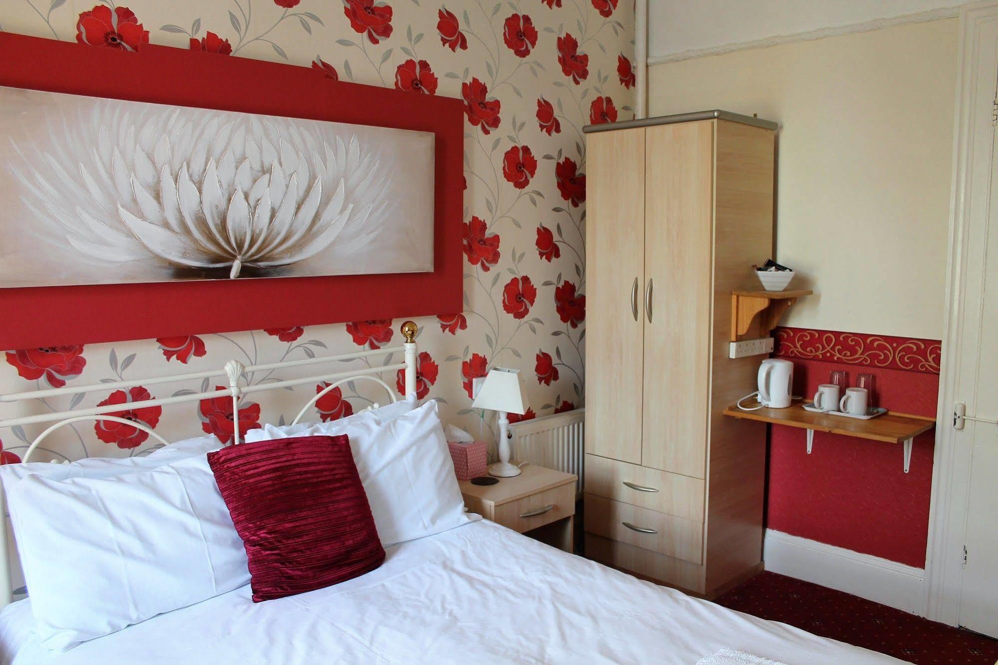 Heathcliff House B&B Exclusively For Adults Free Large Carpark Torquay Kültér fotó
